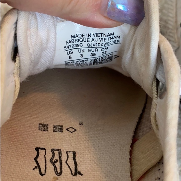 Converse Womens Size 5 - Picture 5 of 6